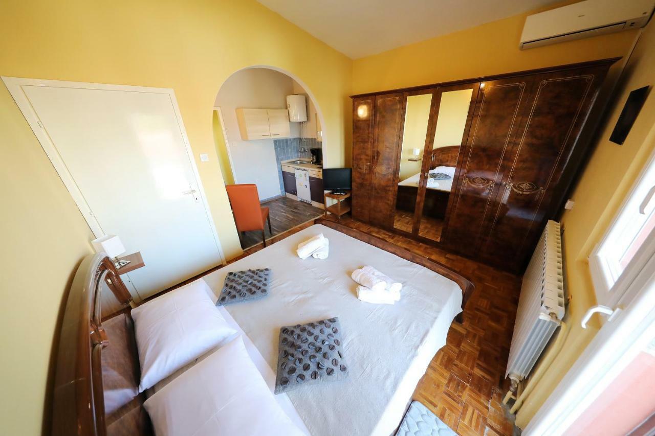 Villa Terracotta Studio 2 Starigrad Paklenica Bagian luar foto