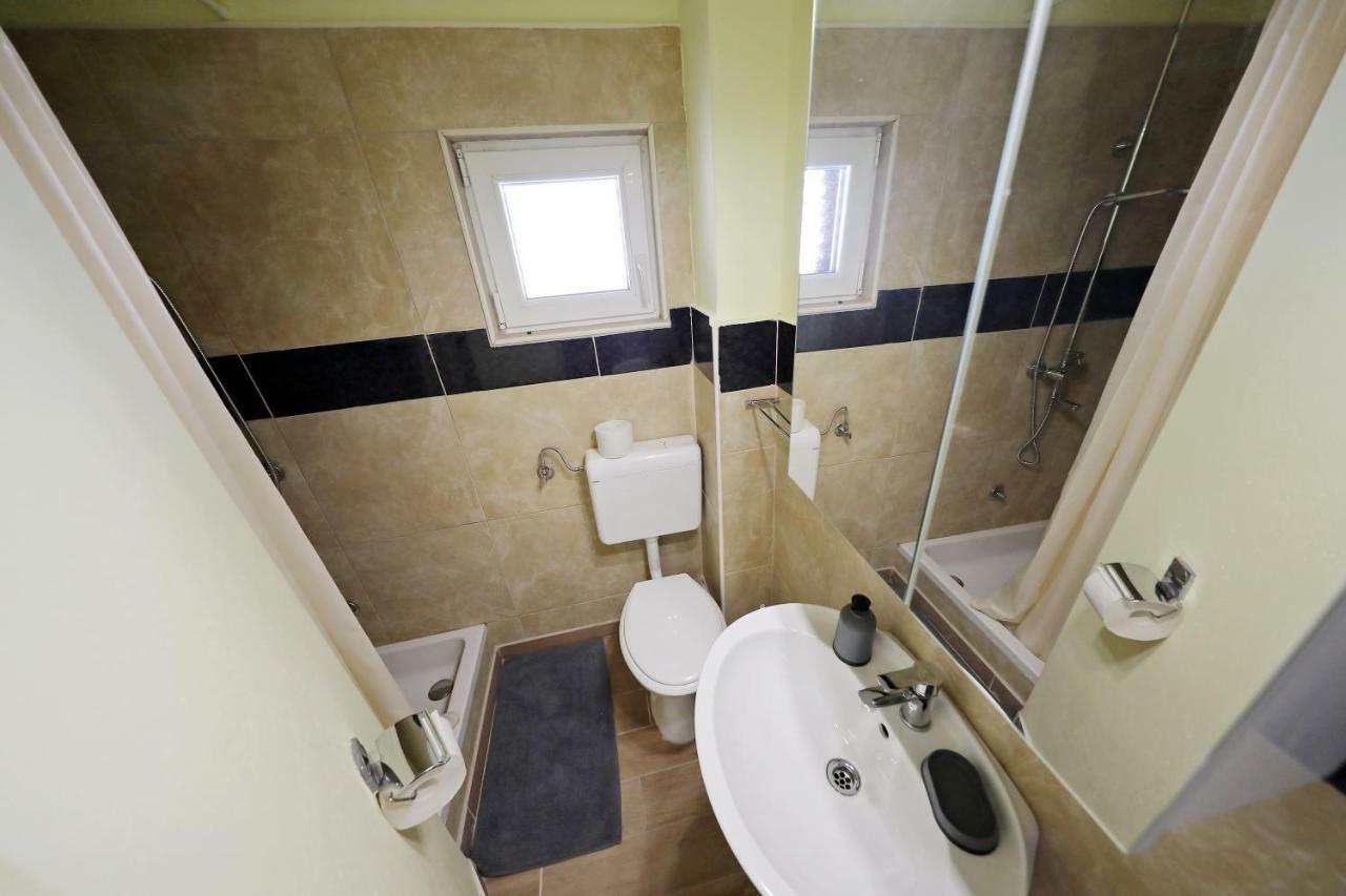 Villa Terracotta Studio 2 Starigrad Paklenica Bagian luar foto